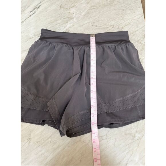 Spanx Get Moving 5” Short Graphite Dust Grey Women’s size L - Picture 8 of 8